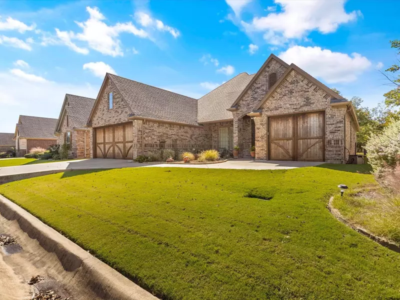 5711 Pebble Beach Drive, Granbury, TX 76049