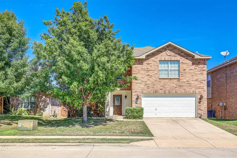 5709 Valley Stream Way, Fort Worth, TX 76244