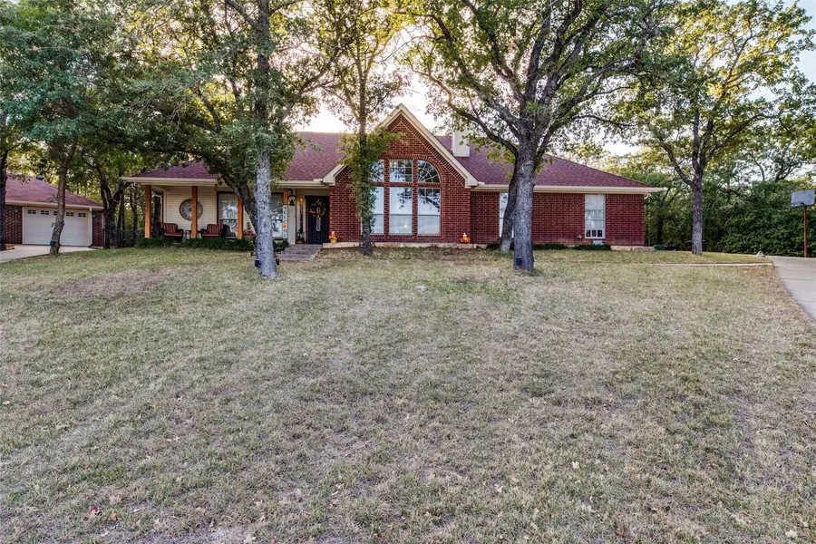 409 Alegro Court, Runaway Bay, TX 76426