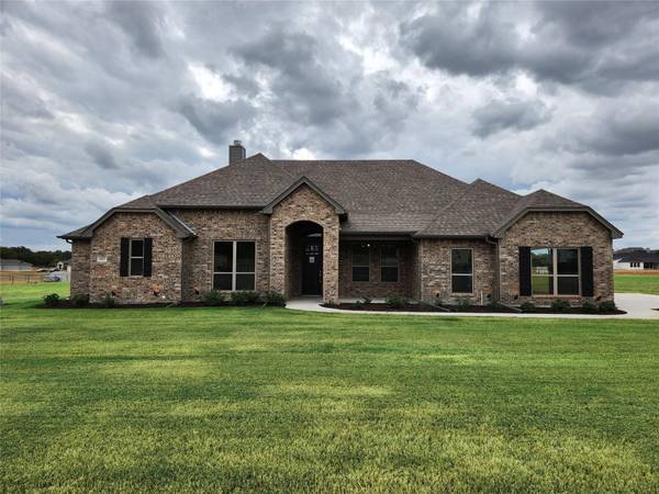 1017 Llano Way, Poolville, TX 76487