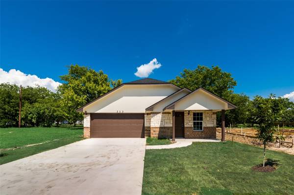 313 Runnells Street, Terrell, TX 75160