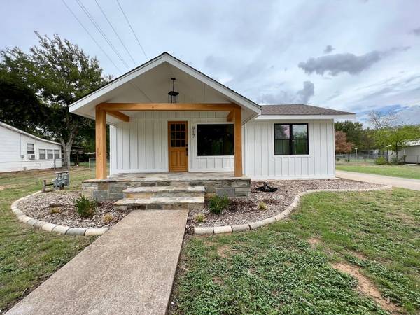 917 Kentucky Street, Graham, TX 76450