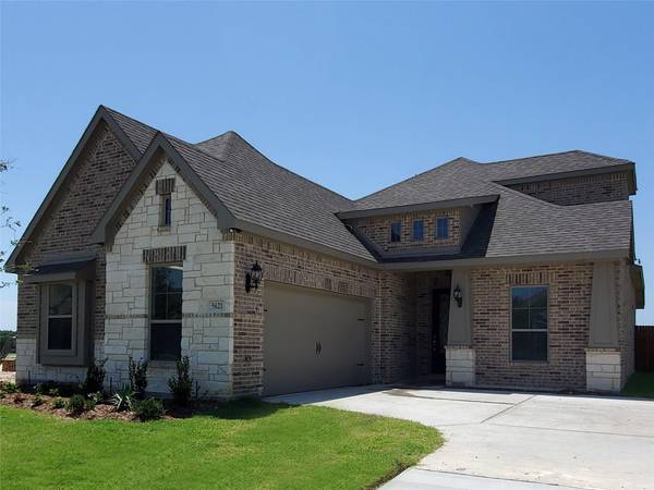 5621 Log Cabin Court, Midlothian, TX 76065