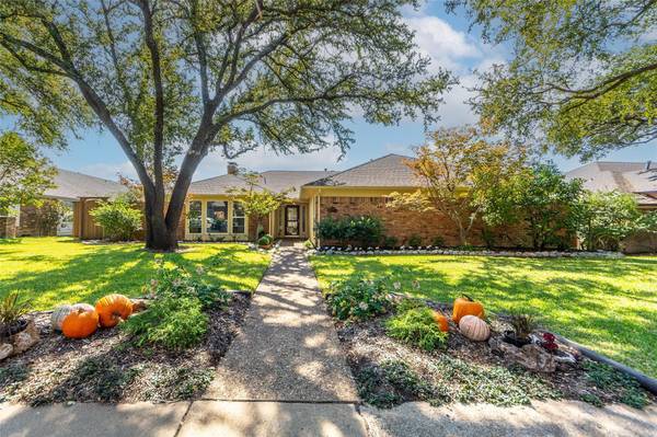 7352 Briarnoll Drive, Dallas, TX 75252