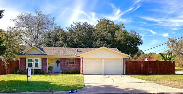 2057 Moline Drive, Haltom City, TX 76117