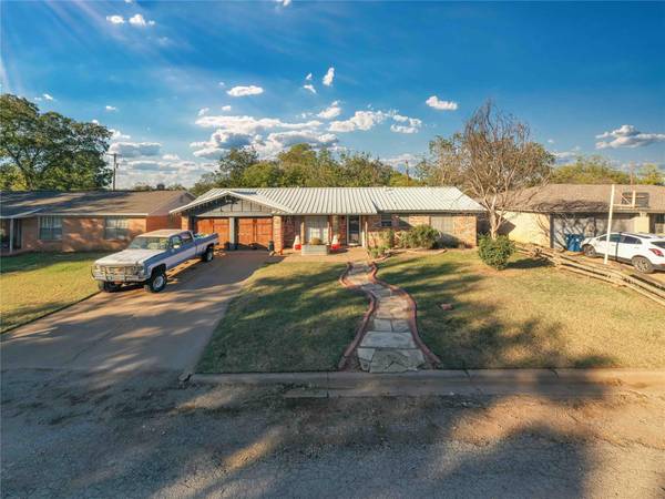 1306 Renee Street, Breckenridge, TX 76424