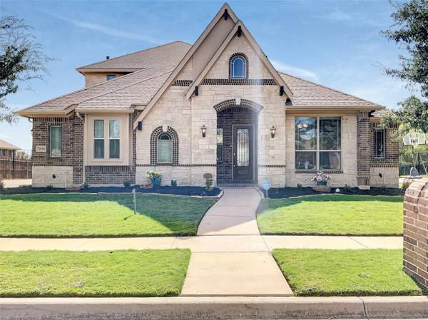 7104 Four Sixes Ranch Road, North Richland Hills, TX 76182