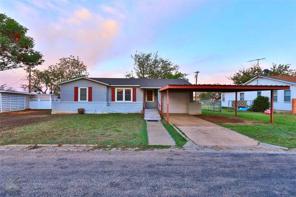 1040 N Ross Drive, Baird, TX 79504