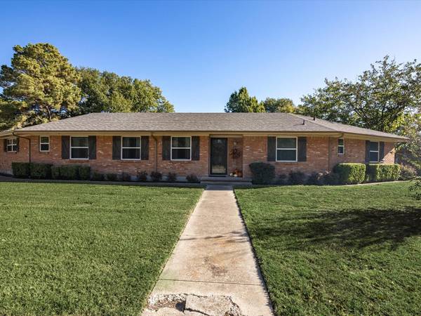 408 Highland Drive, Ennis, TX 75119