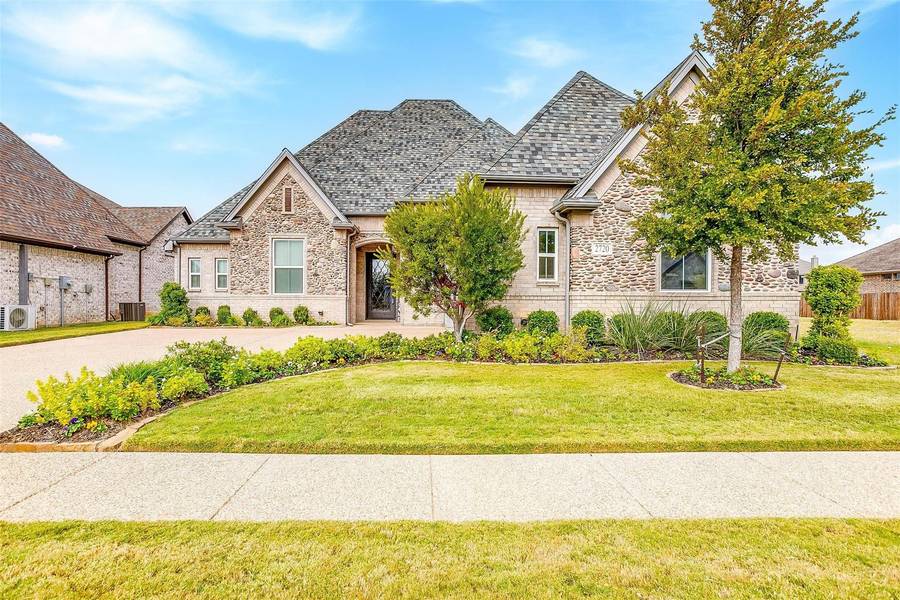 2720 River Path Court, Burleson, TX 76028