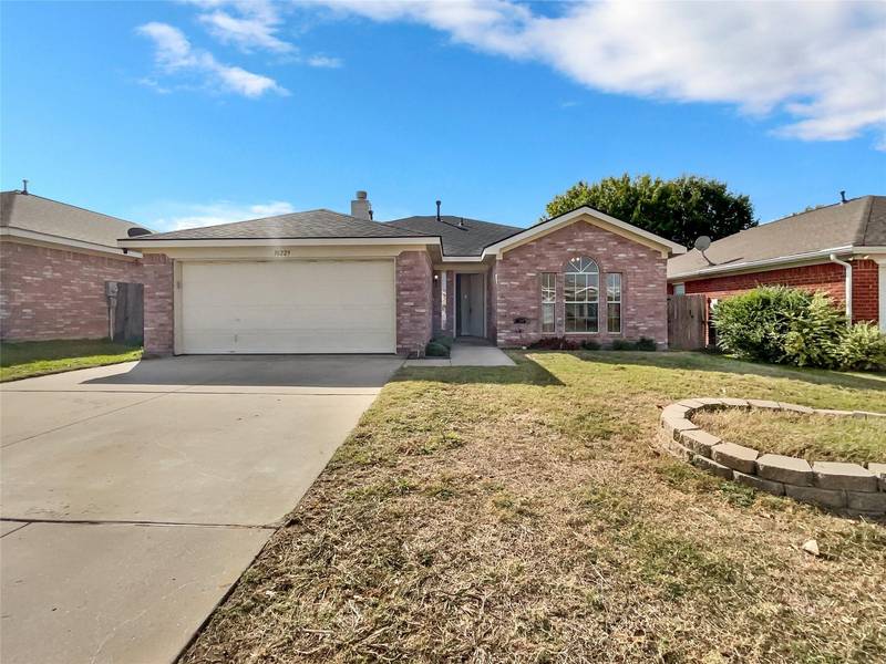 10229 Cypress Hills Drive, Fort Worth, TX 76108