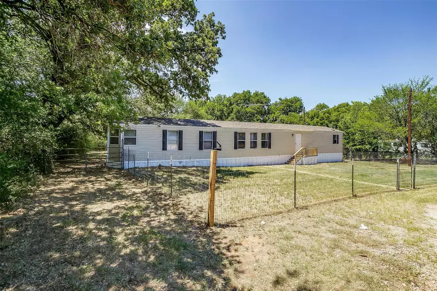 7695 Peden Road, Azle, TX 76020