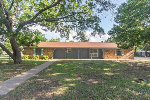 1216 Stella Mae Drive, Fort Worth, TX 76028