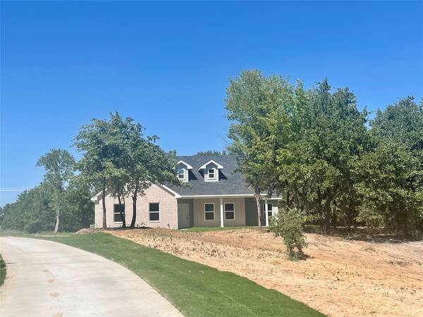 139 Greyhound Lane, Poolville, TX 76487