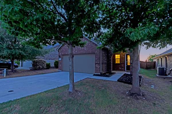 2809 Houston Wood Drive, Fort Worth, TX 76244