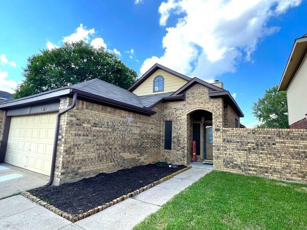 6937 Brixham Drive, North Richland Hills, TX 76182