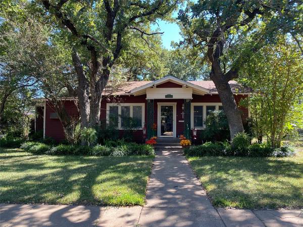 405 E Pershing Street, Eastland, TX 76448