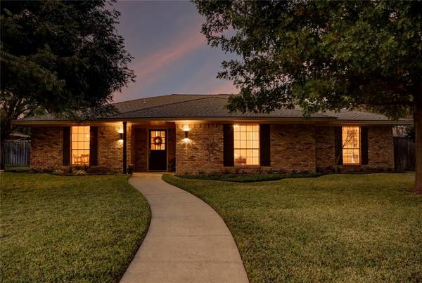 2501 Brennan Drive,  Plano,  TX 75075