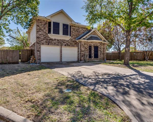 1004 Meadow Glen Court, Arlington, TX 76018