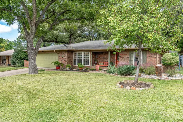 Grapevine, TX 76051,2822 Columbine Drive