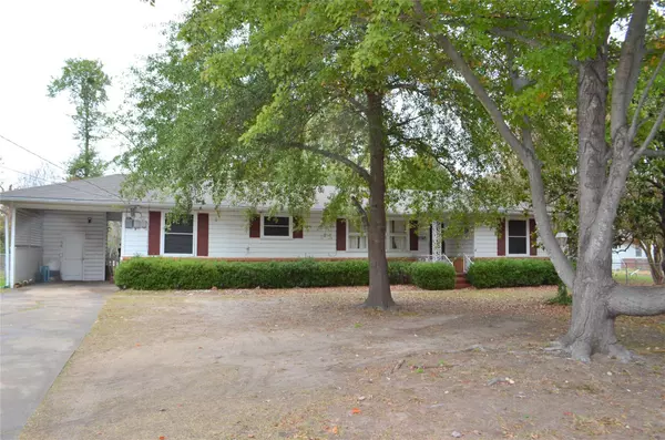 1011 Alabama Street, Sulphur Springs, TX 75482