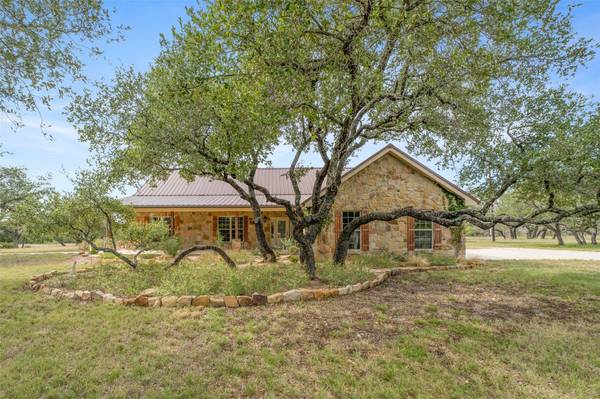 9015 Fm 1467 N, Blanket, TX 76432