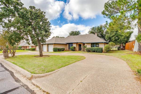 1007 Kingston Drive, Mansfield, TX 76063