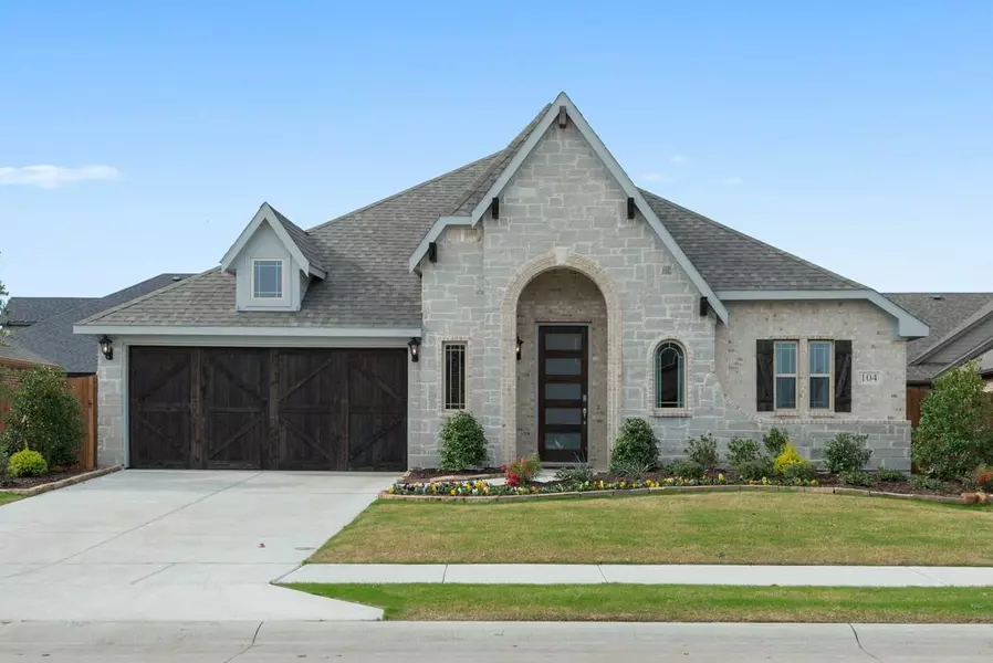 104 Deer Crossing Drive, Waxahachie, TX 75165