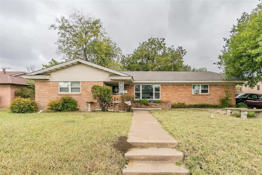 150 Revere Drive, Fort Worth, TX 76134