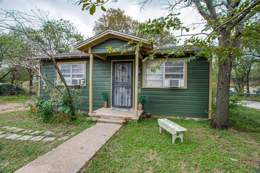 1117 W Hammond Street, Fort Worth, TX 76115