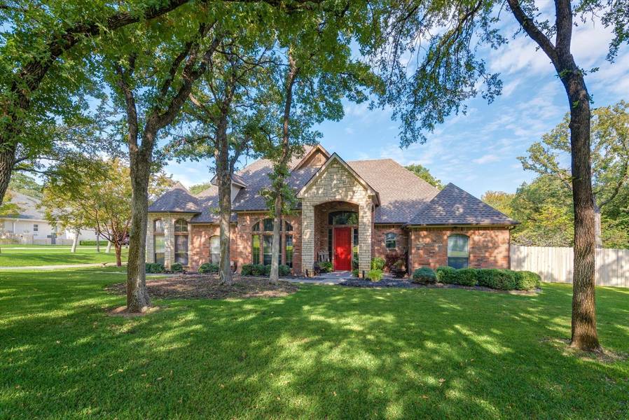 117 Westlake Woods Drive, Azle, TX 76020