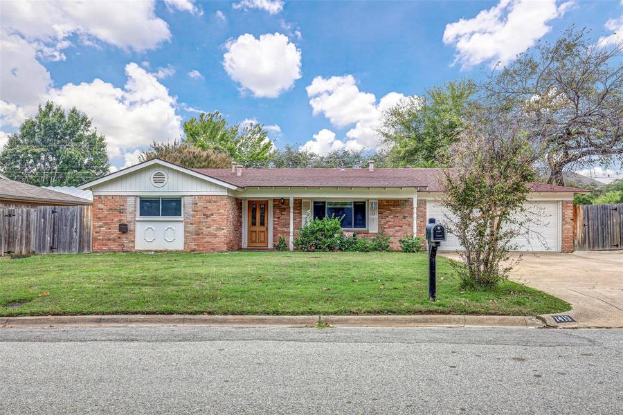 1413 Brookside Drive, Hurst, TX 76053