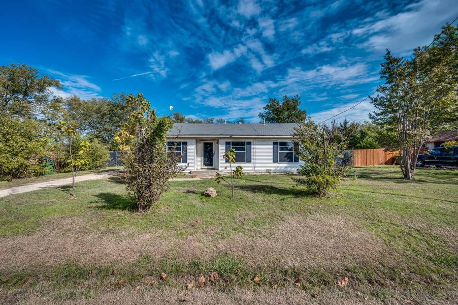 604 S Locust Street, Venus, TX 76084