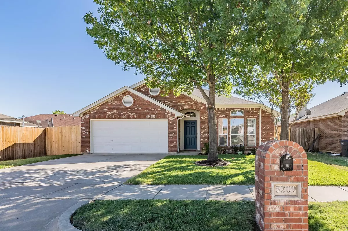 Fort Worth, TX 76244,5209 Sioux Creek Lane