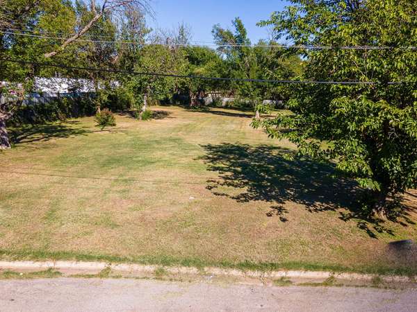 2716 Thomas Road, Haltom City, TX 76117