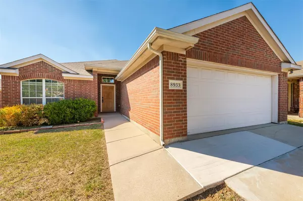 Fort Worth, TX 76244,8933 Weller Lane