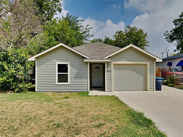 945 E Powell Avenue, Fort Worth, TX 76104