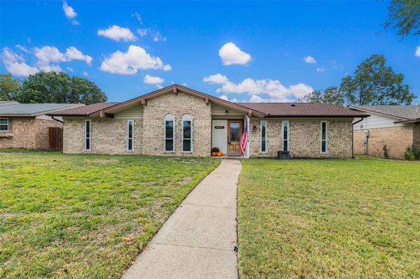 3414 Point East Drive, Mesquite, TX 75150