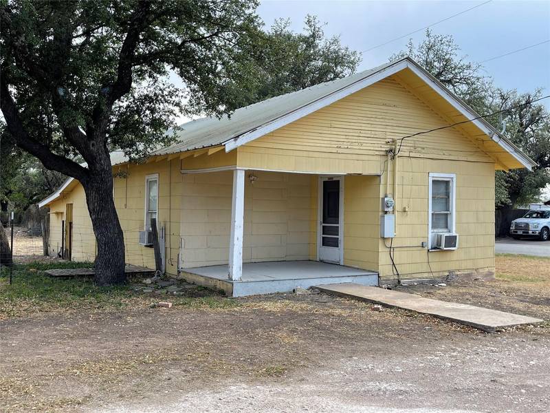 301 Green St, Eden, TX 76837