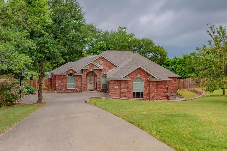 1715 Canyon View Court, Cedar Hill, TX 75104