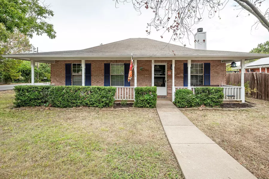 301 W Pecan Street, Aubrey, TX 76227