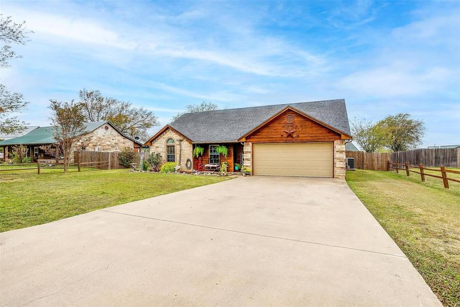 807 El Campo Drive, Rio Vista, TX 76093