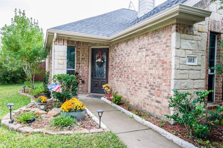 103 Canyon Court, Waxahachie, TX 75167