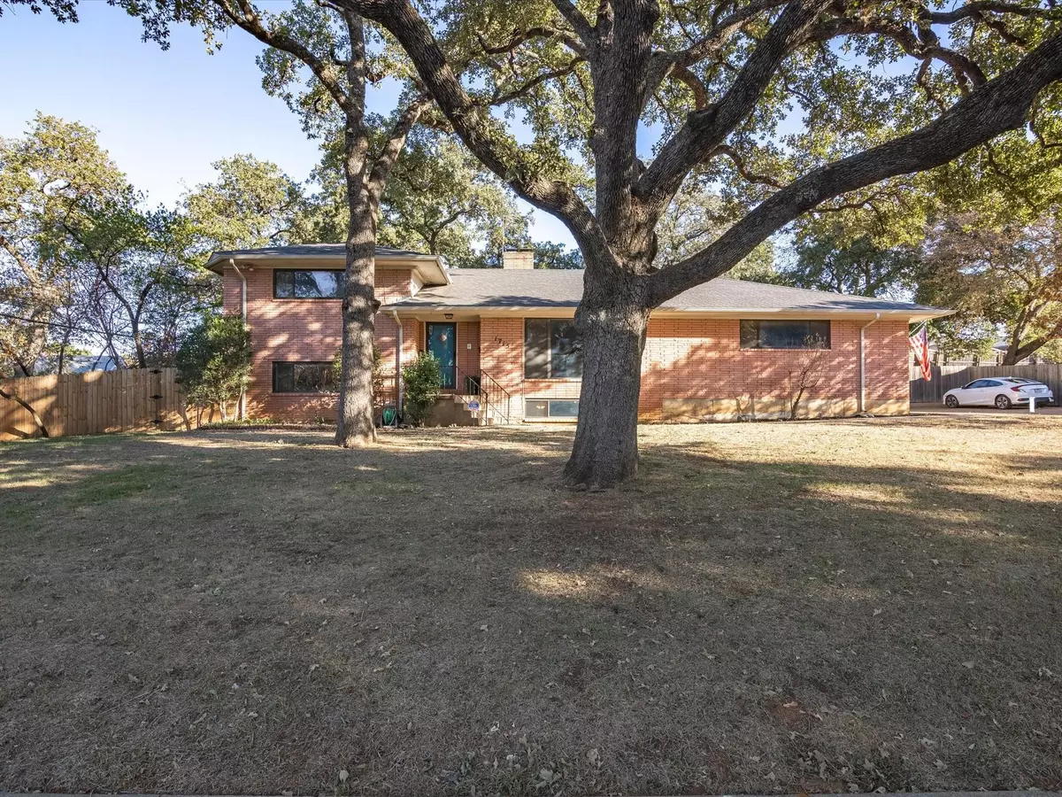 Arlington, TX 76013,1715 Larkspur