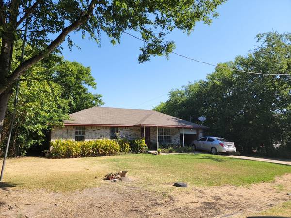 807 E 10th Street, Kemp, TX 75143