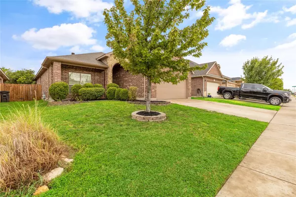 413 Branding Iron Trail, Fort Worth, TX 76131