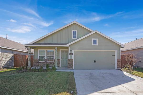 3958 Surrey Drive, Heartland, TX 75126