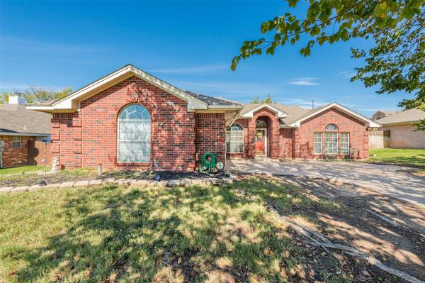 1407 Derby Drive, Kennedale, TX 76060