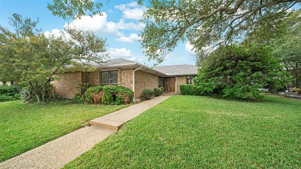 2000 Pleasant Valley Drive, Plano, TX 75023