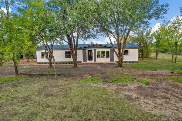 200 Rs County Road 4530, Point, TX 75472